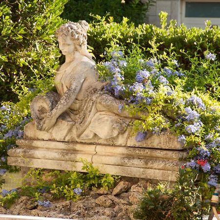 Bed and Breakfast La Gran Dama Roseto Degli Abruzzi Exterior foto