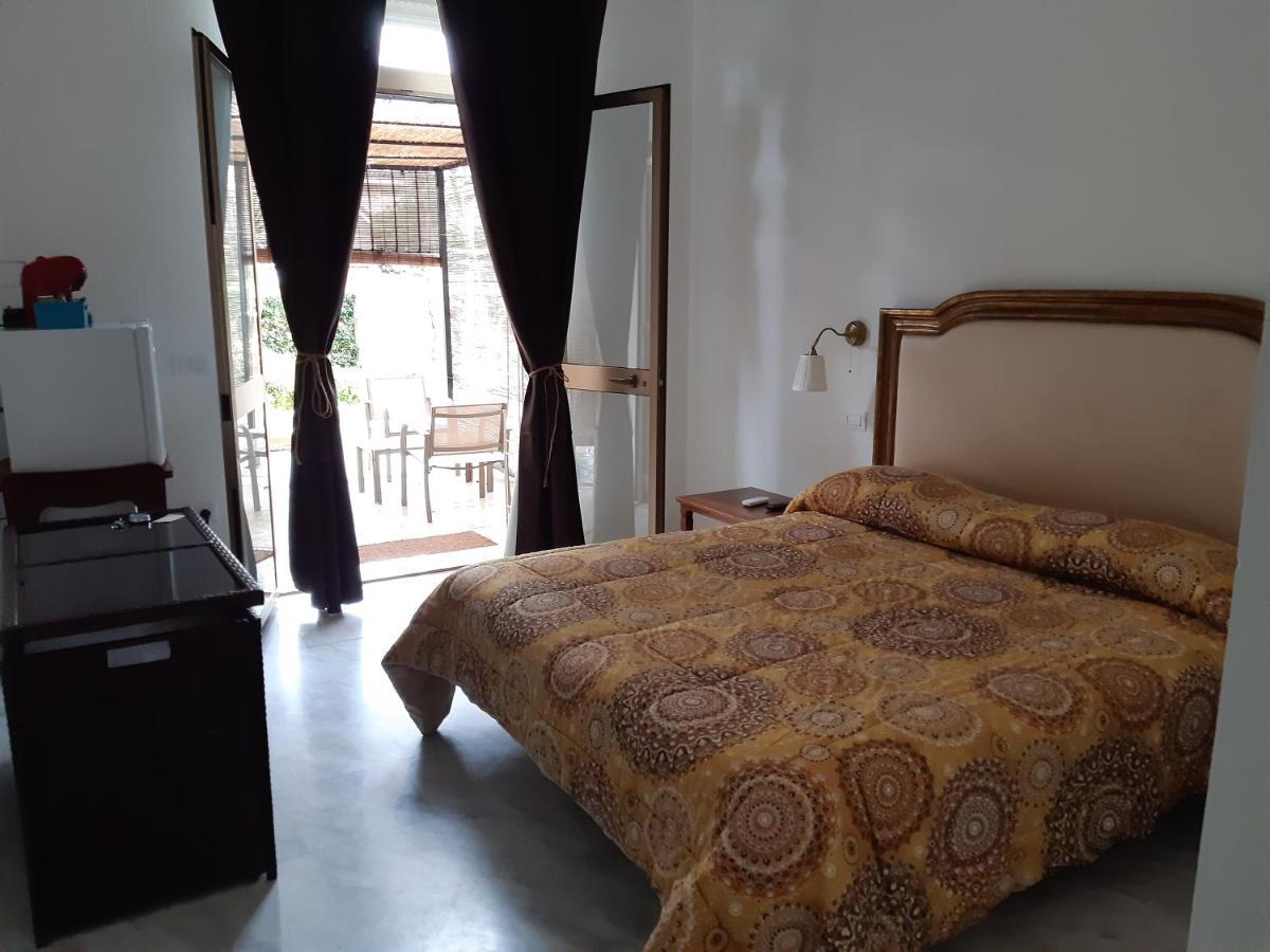 Bed and Breakfast La Gran Dama Roseto Degli Abruzzi Exterior foto
