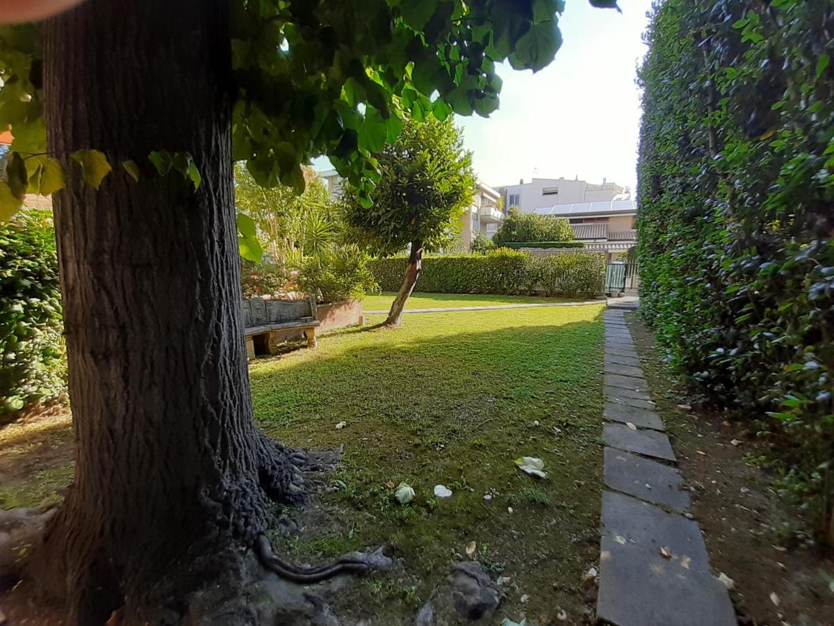 Bed and Breakfast La Gran Dama Roseto Degli Abruzzi Exterior foto
