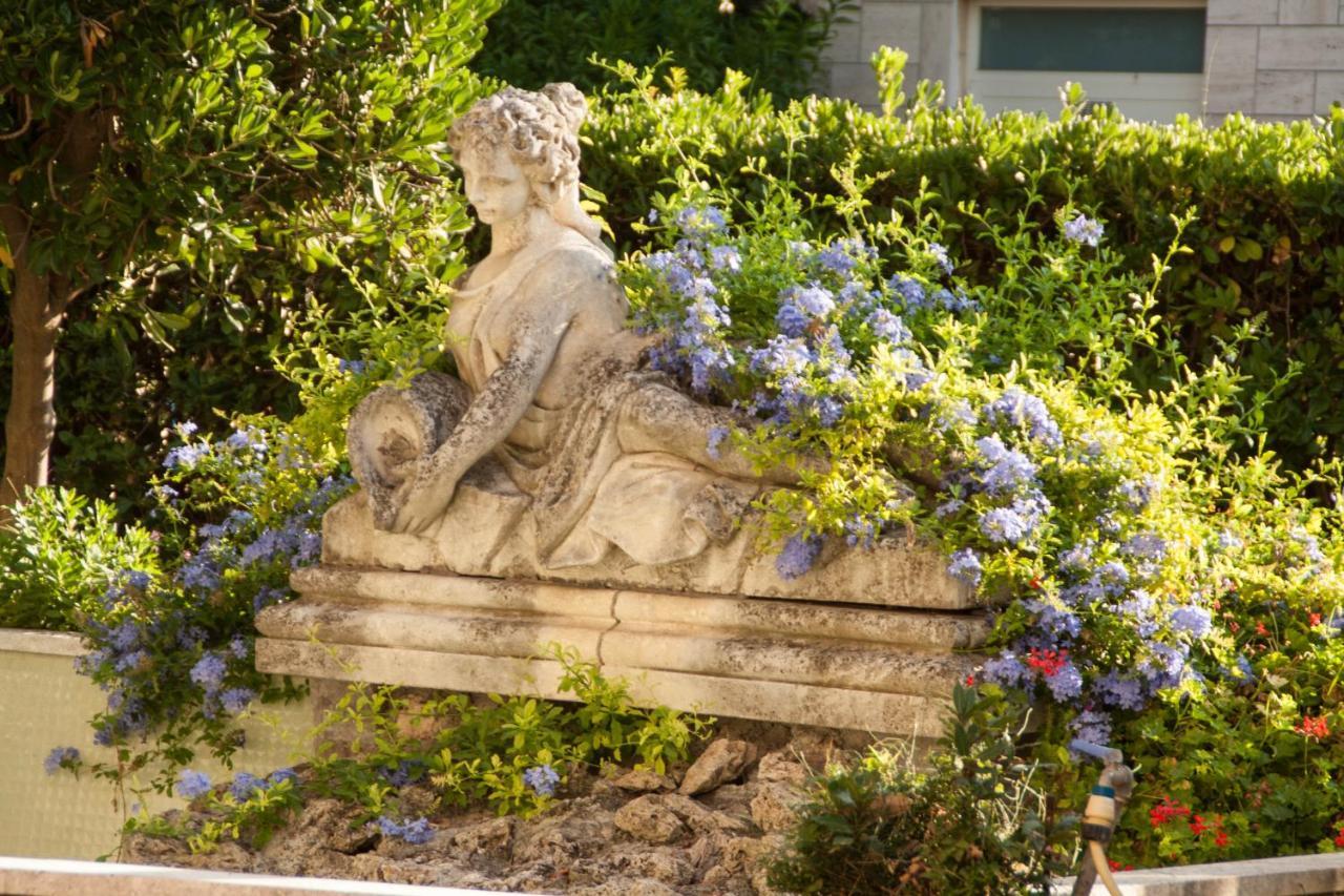 Bed and Breakfast La Gran Dama Roseto Degli Abruzzi Exterior foto